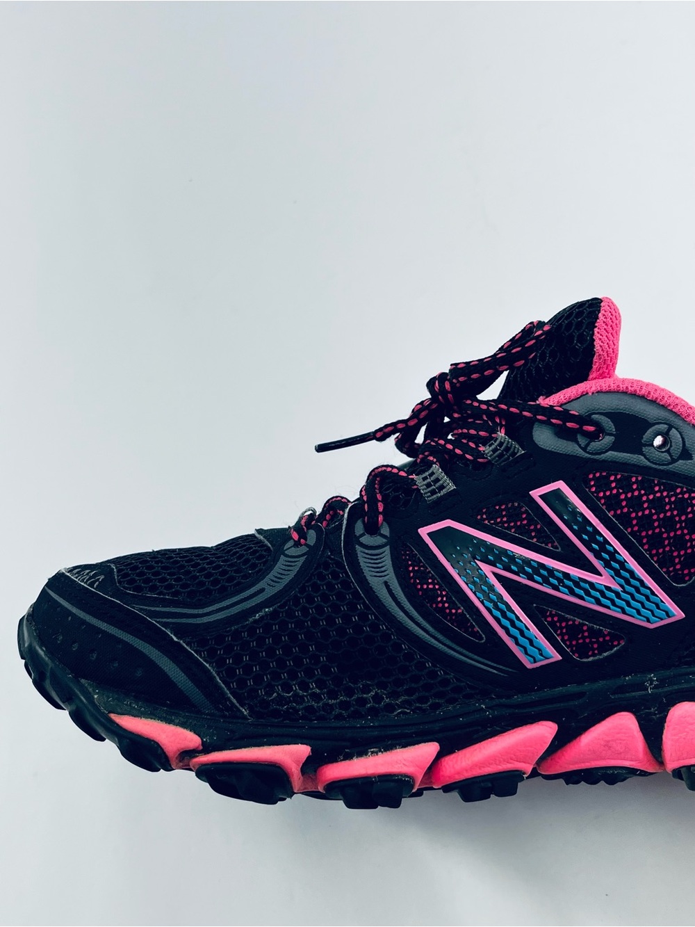 New Balance #WT810BP3 Women's Size:10 Black Pink All Terrain Running Shoes - Picture 6 of 15
